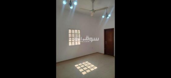 شقه واسعه للايجار العامرات موقع ممتاز - 5