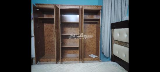 سرير مع الدوشج وكبت مستخدم