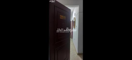 للايجار شقة مفروشة وبموقع حيوي ونشط في المعبيلة بقرب من جميع الخدمات