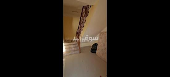 للايجار فيلا مؤثثة وممتازة وبموقع ممتاز بالقرب من مسجد جامع محمد الامين ومن محطة نفط عمان - 4