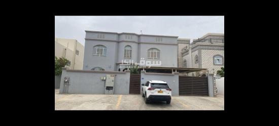 للايجار فيلا بطابقين في المعبيلة الجنوبية في شارع النزهة بالقرب من حضانة نبع الحنان ومحطة نفط عمان