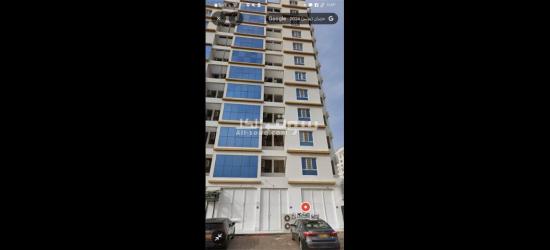 للايجار شقة نظيفة ومفروشة وبموقع ممتاز في المعبيلة خلف نيستو في شارع النزهة في برج النخلة