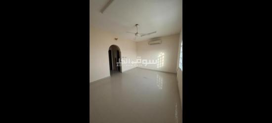 للايجار فيلا بطابقين مستقلة جزء مفروشة ممتازة  في المعبيلة في حي الراوية بالقرب من جامع الصالحين - 3