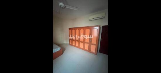 للايجار فيلا بطابقين مستقلة جزء مفروشة ممتازة  في المعبيلة في حي الراوية بالقرب من جامع الصالحين - 4