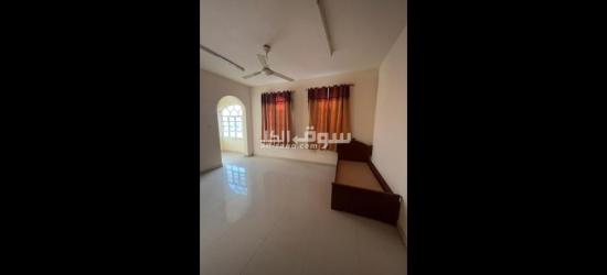 للايجار فيلا بطابقين مستقلة جزء مفروشة ممتازة  في المعبيلة في حي الراوية بالقرب من جامع الصالحين - 11